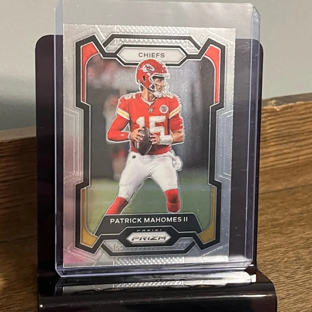 🏈 Patrick Mahomes II Panini Prizim Football NFL Trading Card #149